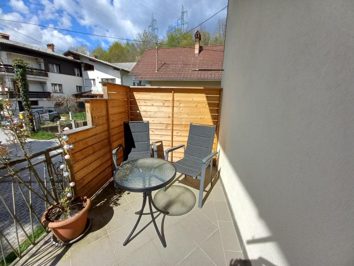 Lovely 2-Bedroom Appartment With Free Parking Dobrova Eksteriør billede